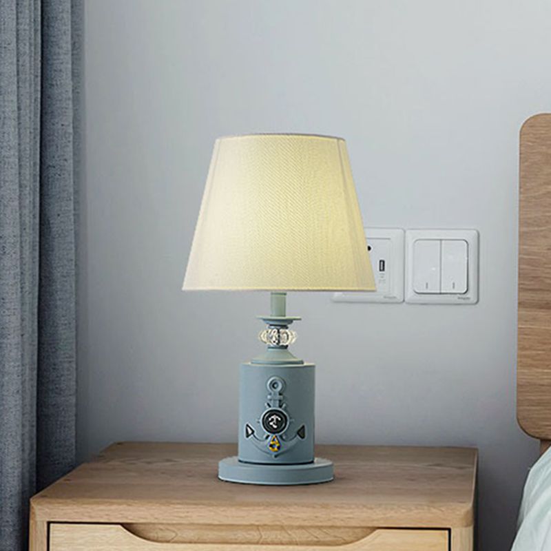 Mesa de cilindro de estilo mediterráneo Lámpara de tela de cama de metal simple en negro/agua azul