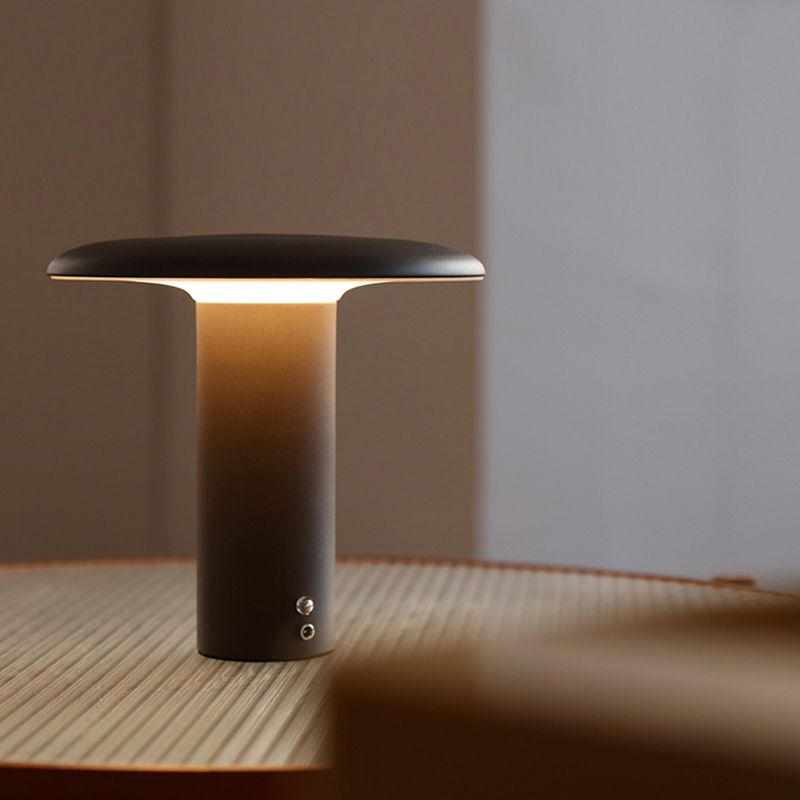 Cercle Table Light Style moderne Metal Night Table Lampe pour le chevet