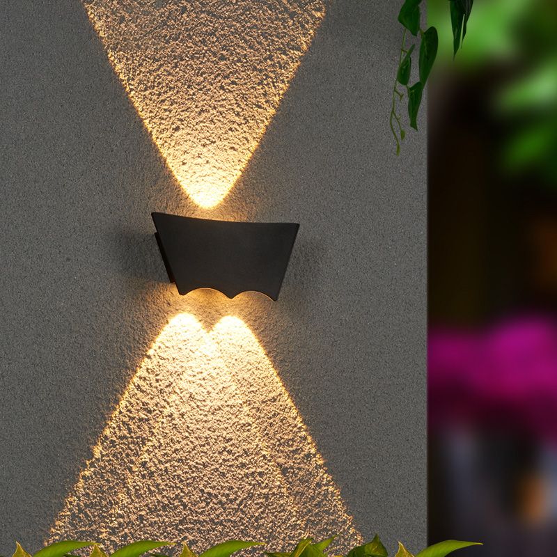 Modern Minimalist Style Up and Down LED Wall Sconce Metal Sconce Light Fixtures for Outside Wall