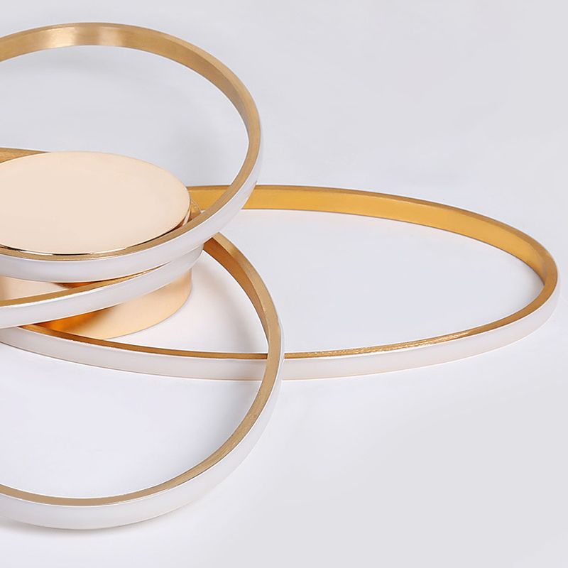 Luz de techo superpuesta de oro LED Nordic LED de montaje de descarga de acrílico para sala de estar