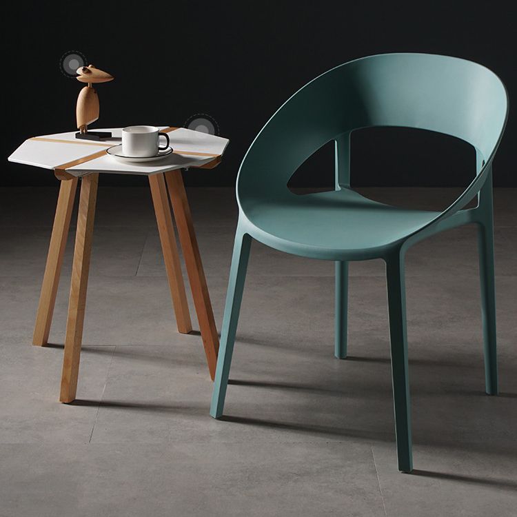 Plástico de estilo minimalista que cena la parte posterior abierta de la silla sin brazos que cena la silla lateral