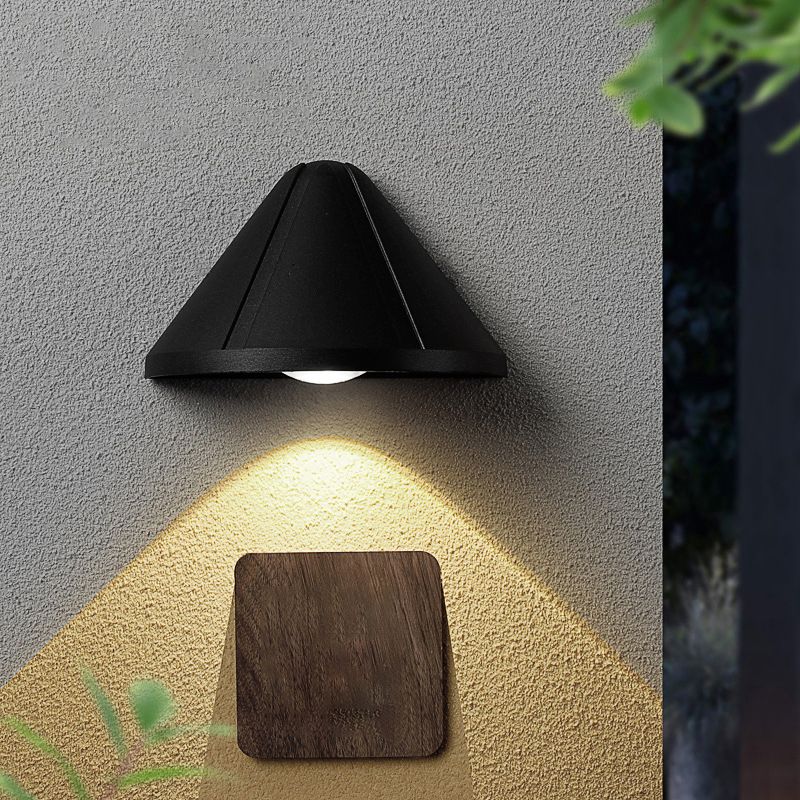 Cone Modern LED Wall Mount Aluminum Wall Light in Black / White