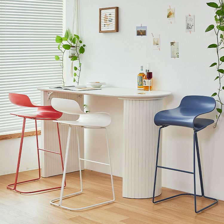 Scandinavian Restaurant Footrest Stool Matte Finish Plastic Bar Stool
