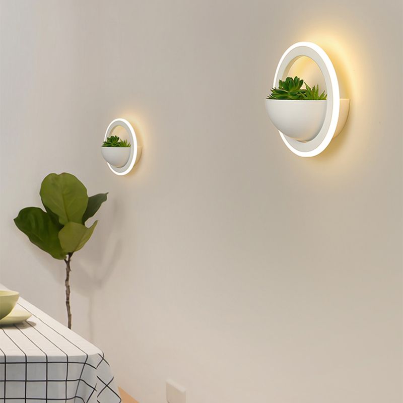 Geometry Metal Wall Light Modern Style 1 Light Wall Lamp in White(Plant Not Included)