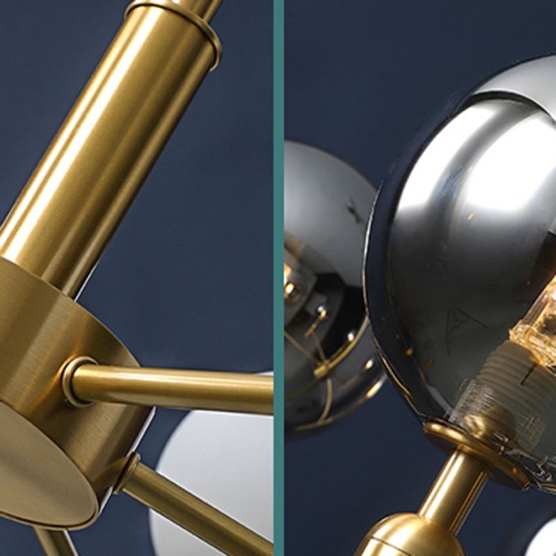 Soggiorno a sospensione Light Light Postmodern Brass lampadario con tonalità in vetro a sfera
