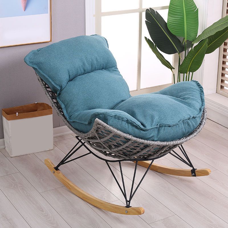 Modern Style Rattan Sofa Rocking Chair Indoor Rocking Chair with Cushion