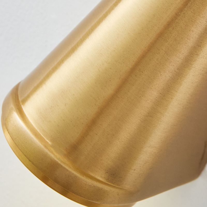 Modern Metal Wall Sconce Trapezoid Shape Wall Light with Glass Shade for Courtyard