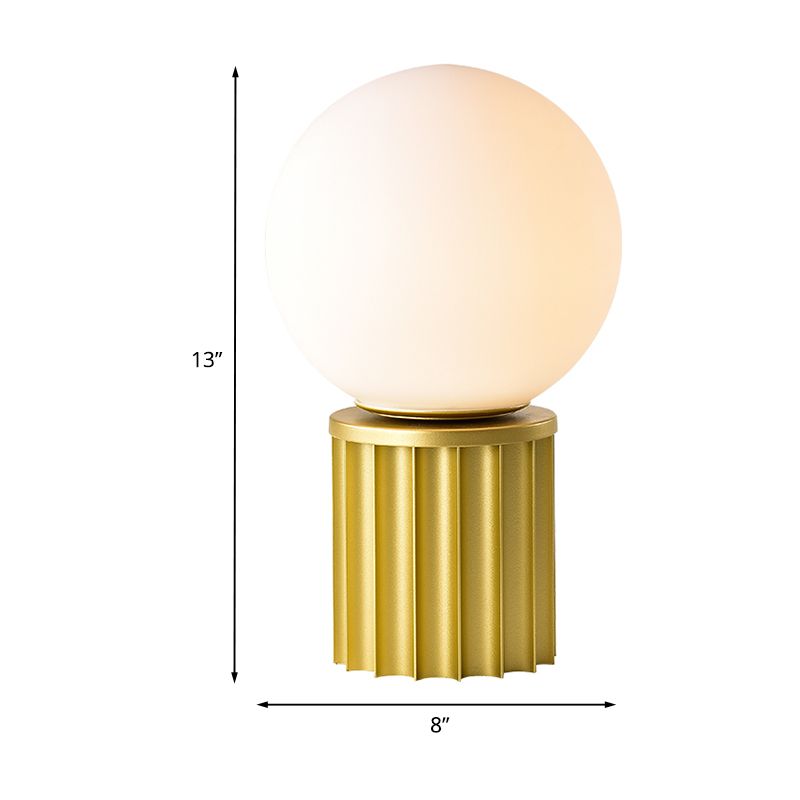 Post modern buistafel licht metaal 1 bol 8 "/12" w woonkamer kleine bureaubramp in goud met bal opaalglasschaduw