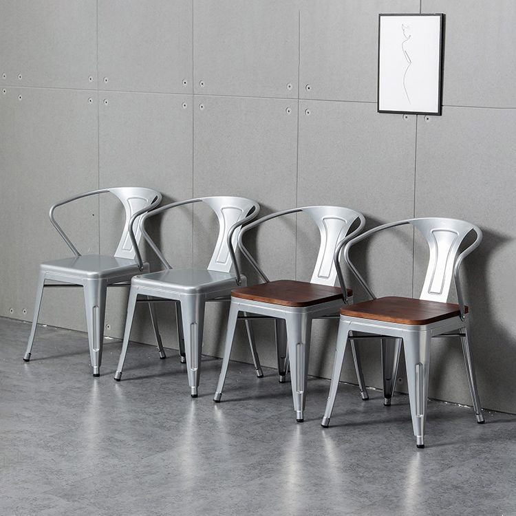 Chaise de salle à manger industrielle en métal, fauteuil empilable à dossier à lattes pour restaurant