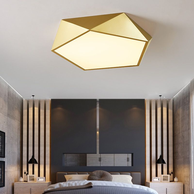 16.5"/20.5" W Pentagon Bedroom Flush Lighting Metal Modernist LED Close to Ceiling Lighting Fixture in Gold Finish