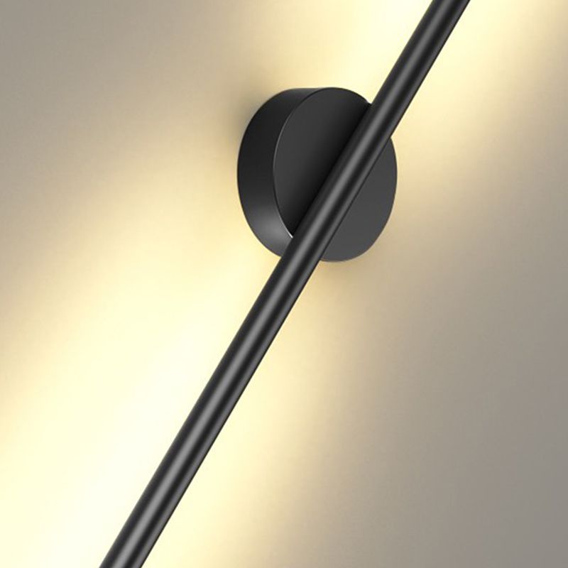 Éclairage mural en métal linéaire