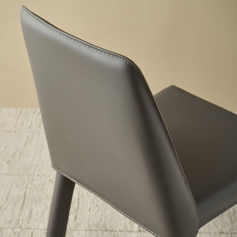 Silla de cuero moderna del comedor Silla sin brazos del metal para el uso del restaurante