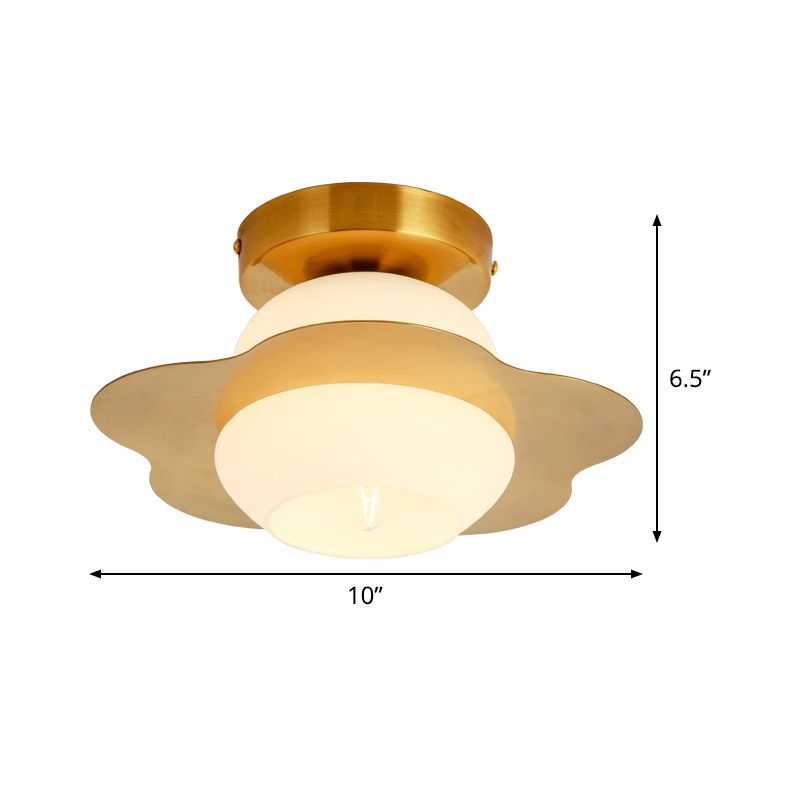 Inbouwlamp met 1 kop in de gang, moderne inbouwlamp met gouden afwerking en witte glazen bolvormige kap