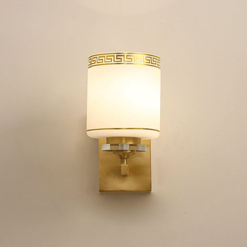 Prontaitura a parete a singolo cilindro SCONCE LAMPARE MOLTA GLASTRO GRATUITA OPALE IN GOLD CON SWASTIKA ELEMENTO