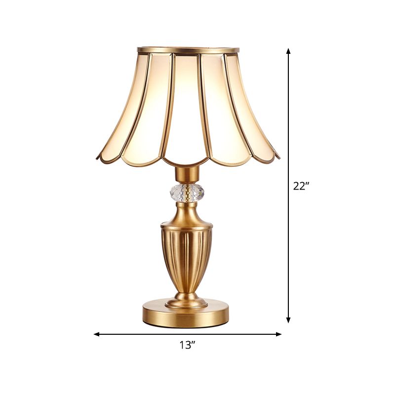 Lampe à table en or colonial feston / évasé 1 éclairage de nuit de colonialisme léger avec base en métal pour chambre à coucher