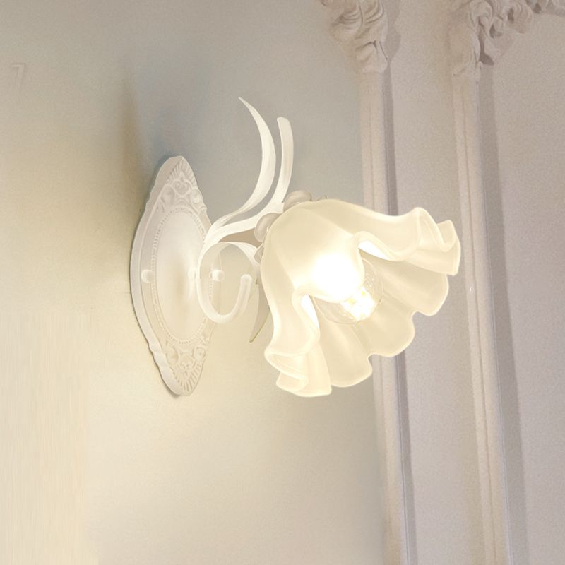Contemporary Wall Sconce 1 / 2 - Light Wall Lighting in Green / White
