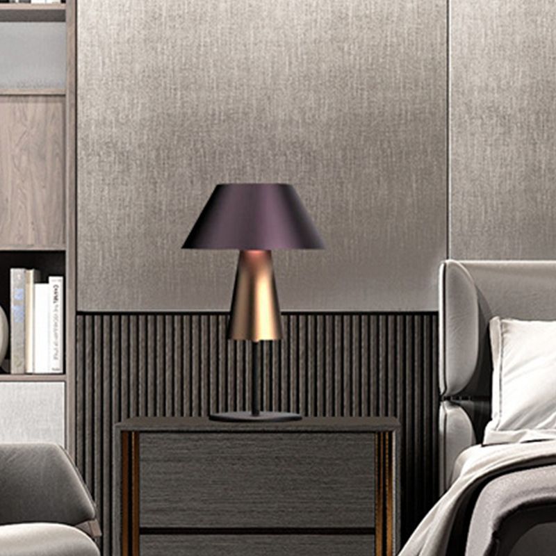 Metaalachtige 2-laags kegel nachtverlichting eenvoud 1 had bruine nachtkastje lamp voor het bed