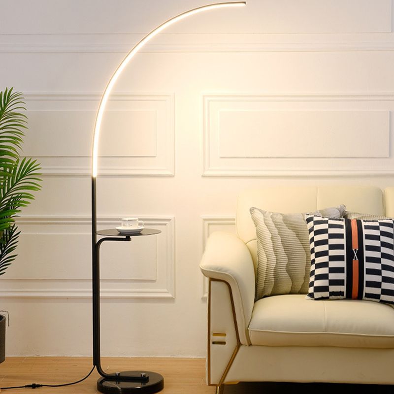 Lámpara de piso de forma lineal de estilo moderno 1 lámpara de piso ajustable ligera para la cama