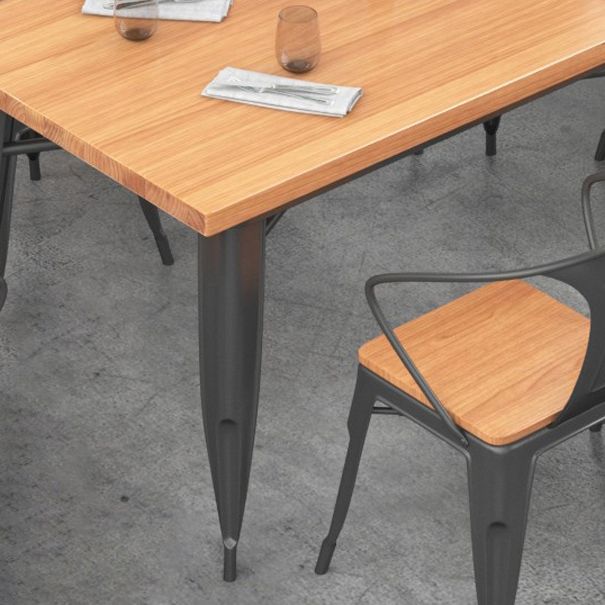 Mesa de comedor de madera sólida Mesa de comedor industrial de 4 patas con base de metal