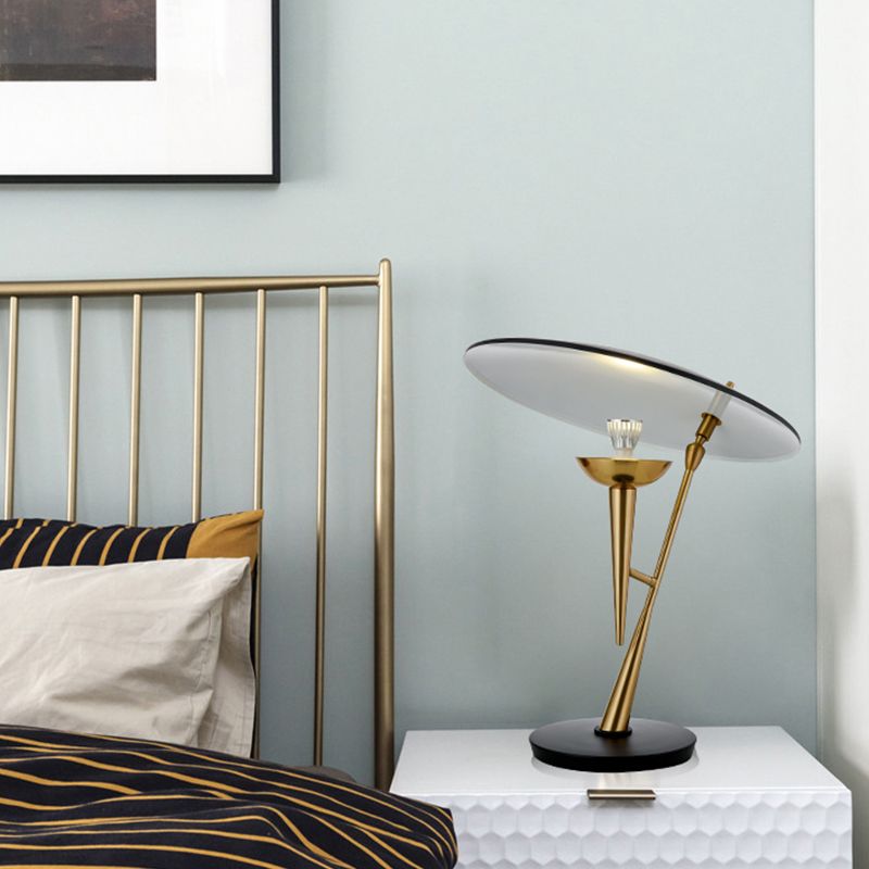 Metalen schotel Task Lighting Hedendaagse nachttafellamp met 1 lamp in zwart en goud