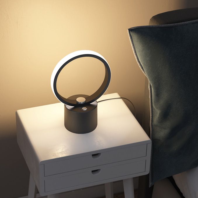 Moderner Stil Linearer Form Table Beleuchtung Metalltischlicht für Schlafzimmer
