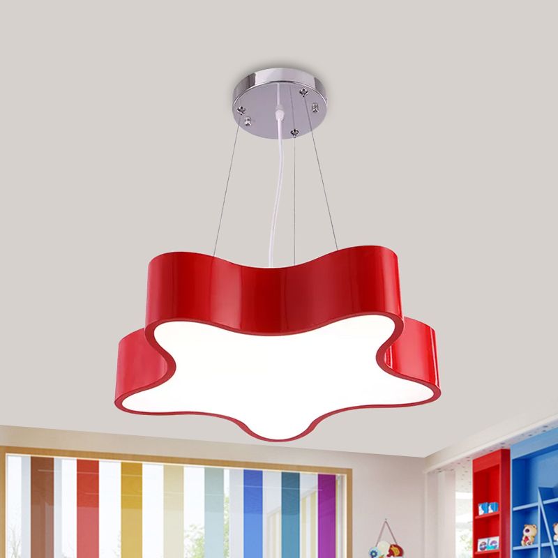 Kit d'éclairage pendentif LED Kids avec une nuance en acrylique rouge / jaune / bleu étoile suspendue Chandelier pour chambre à coucher