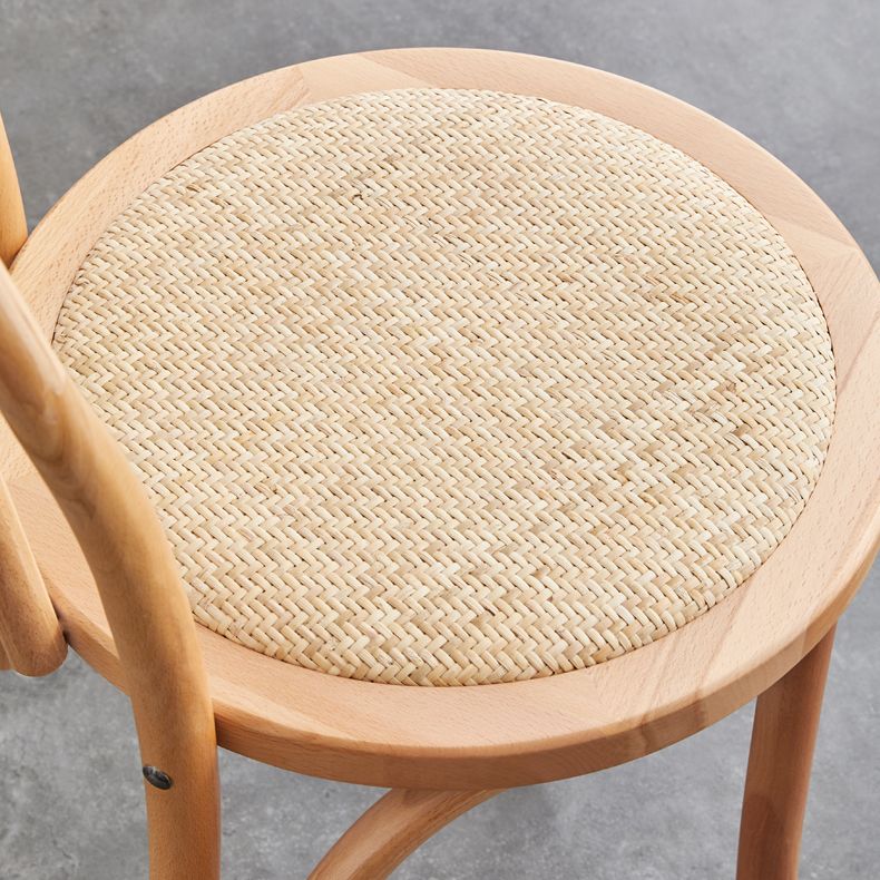 La madera de haya del estilo moderno preside el sistema de comedor de la cocina del lado trasero de Windsor