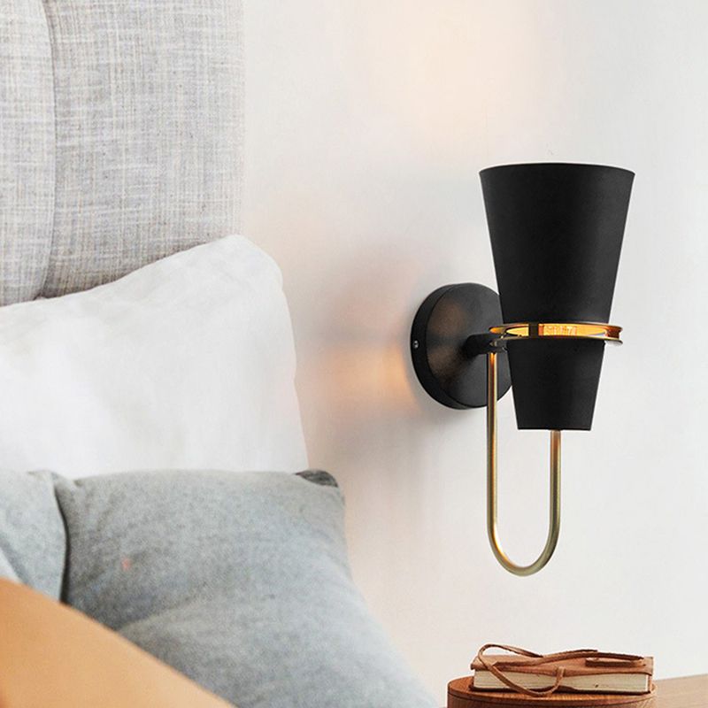 Illuminazione a parete svasata in metallo contemporaneo 1 lampada montata a parete per la testa