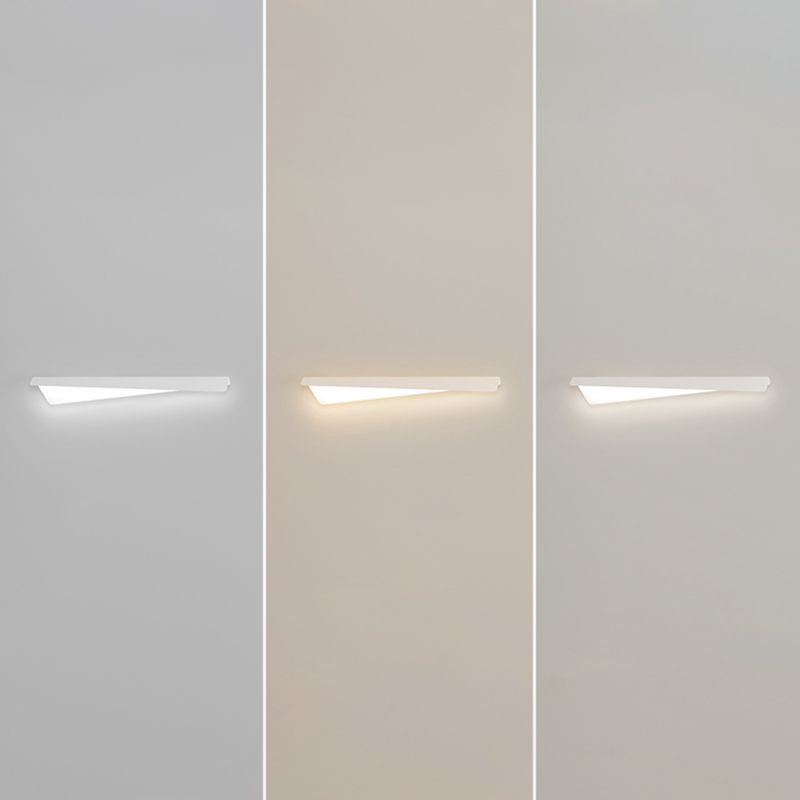 Linear Shape Metal Wall Light Modern Style Single Light Wall Sconce Light in White