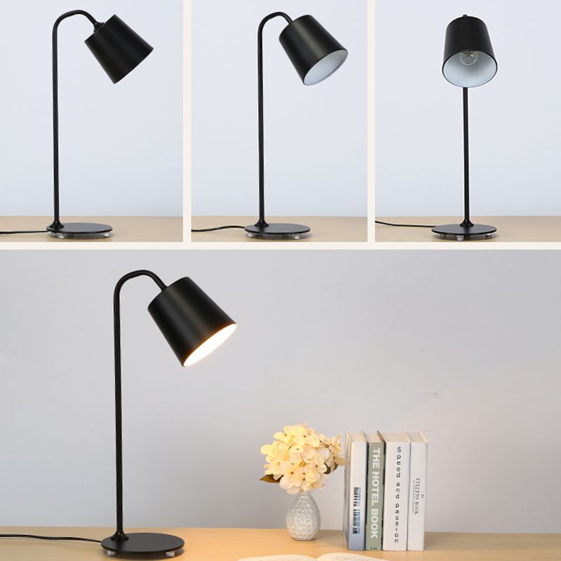 Libro di lettura da letto a 1-bulba Light Light Simplicity Night Table Lampada con tonalità in metallo affusolato