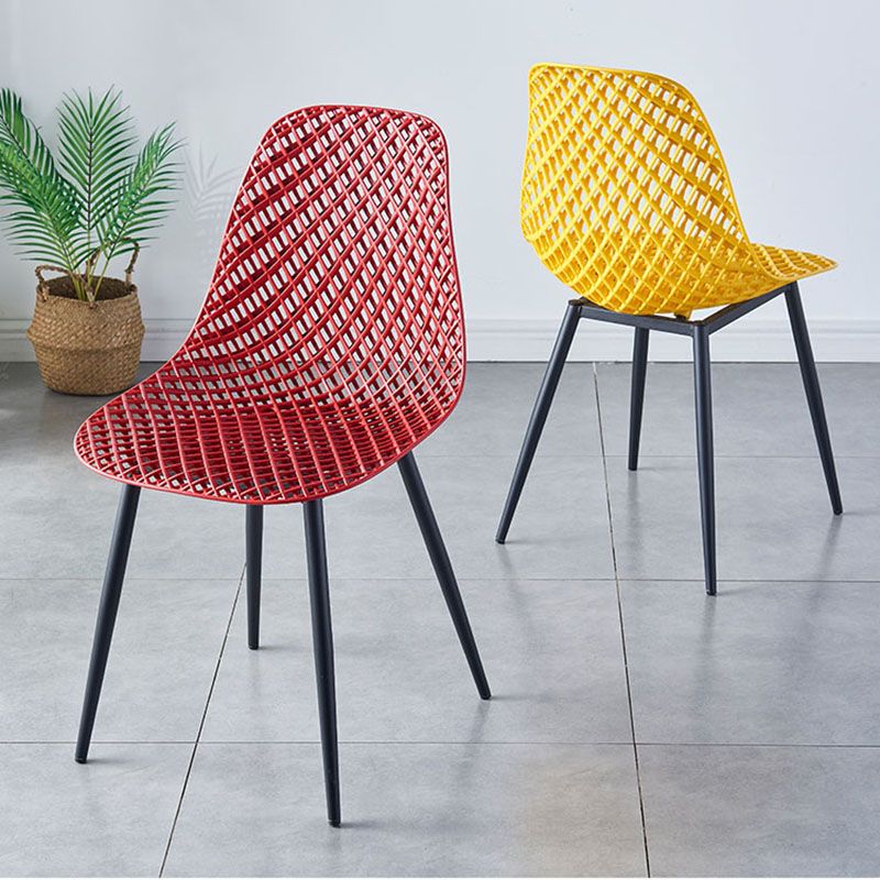 Chaise de cuisine contemporaine chaise latéral sans bras avec des jambes en métal