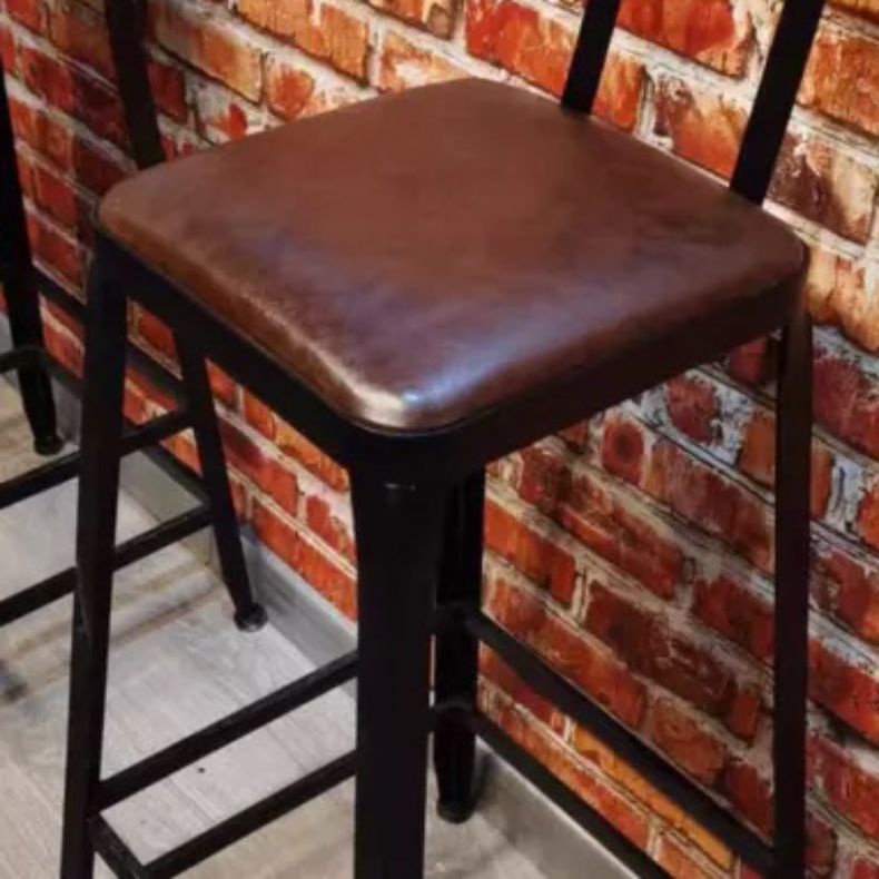 Contemporary Metal Dining Stool Armless Bar Stool with Black Base