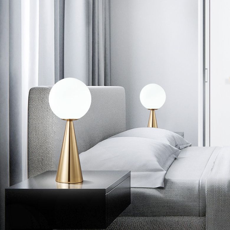Gold Globe glazen tafellamp in moderne luxe stijl smeedijzeren bureaulamp voor binnenruimtes
