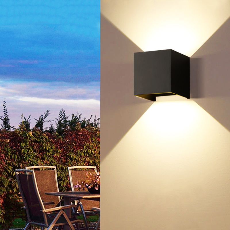 Square Shape Wall Mount Lamp Modern Style Metal 2 Lights Sconce Lamp in Black/White