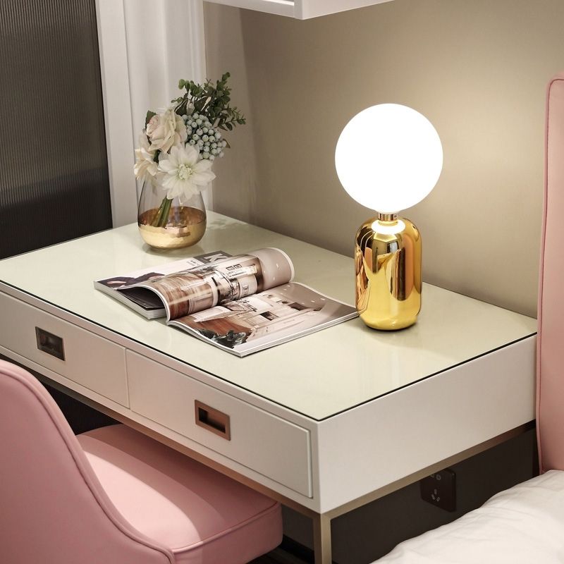Round Glass Shade Table Light Simplicity Style Night Table Lamp for Bedroom