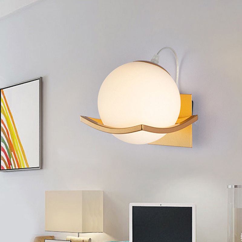 Modern Wall Sconce Metal Ball Shape Wall Light with Glass Shade for Living Room