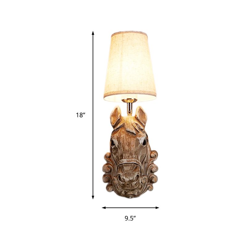 Country Horse Sconce Lampe 1 Bulbe en résine MurMe Light en marron avec une teinte en tissu conique