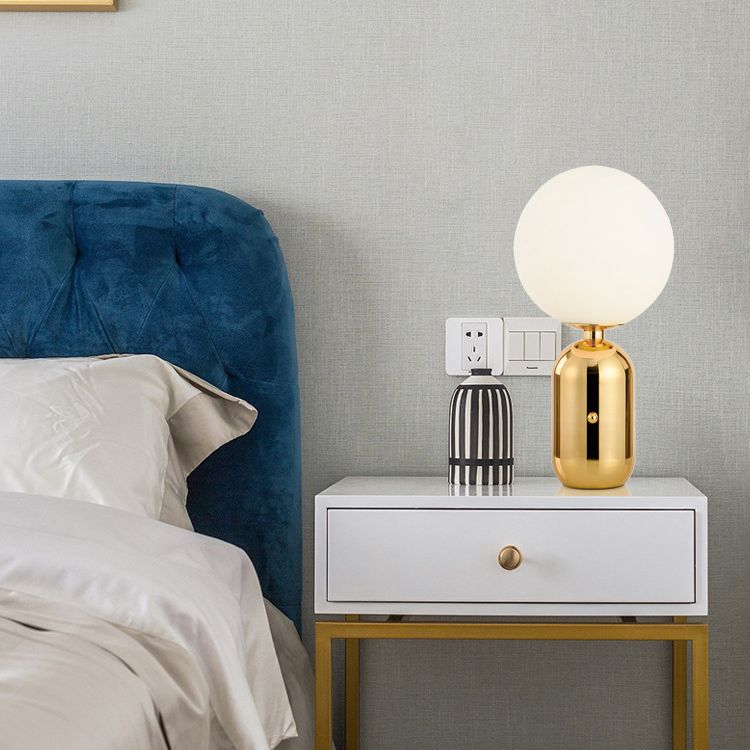 Glass Spherical Table Light Modern 1 Light Table Lamp