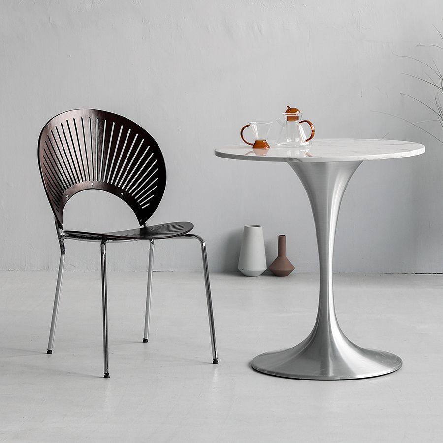 Chaise moderne en métal d'intérieur et d'extérieur, empilable, sans accoudoirs, à dossier ouvert, pour salle à manger