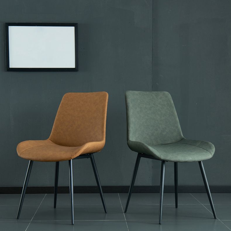 Moderner Parsons Side Stuhl Matte Finish Lederkrümmungsstuhl für Brasserie