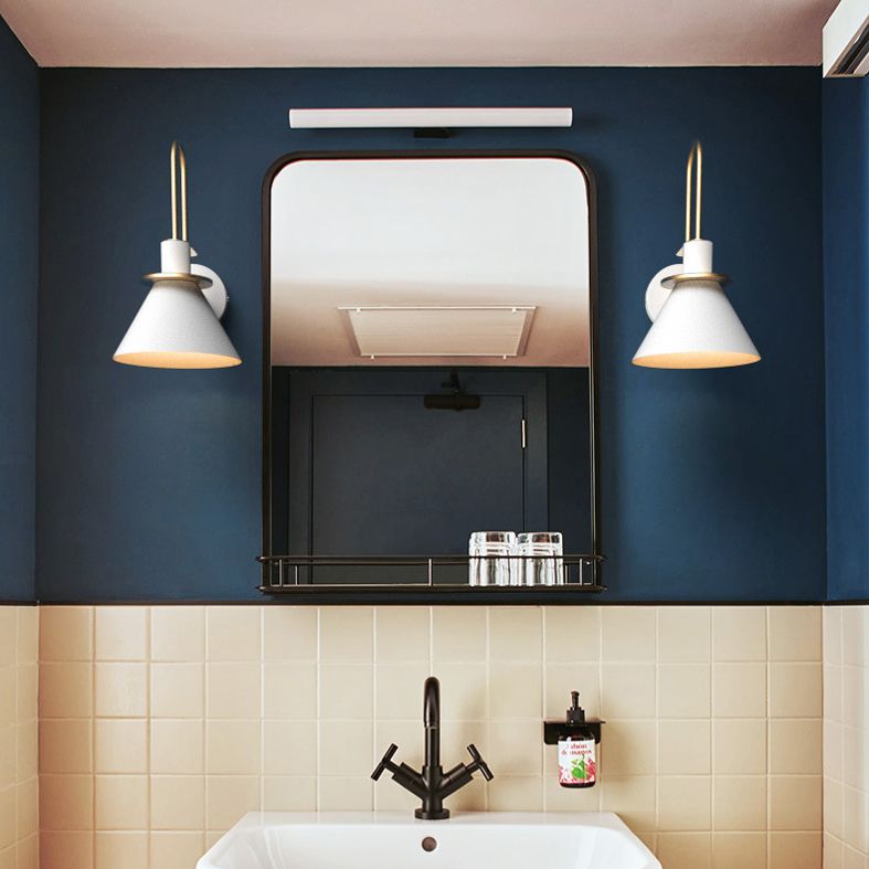 1 Light Metal Wall Mounted Light Fixture Modern Curved Arm Wall Sconce Lighting for Dining Room