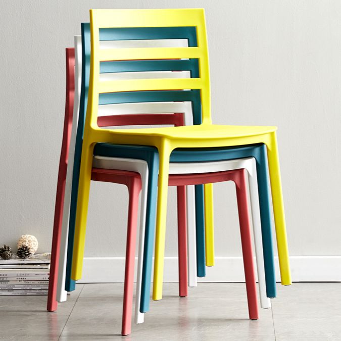 Esszimmerstühle im minimalistischen Stil mit Leiterlehne, armlose Esszimmerstühle aus Kunststoff für zu Hause