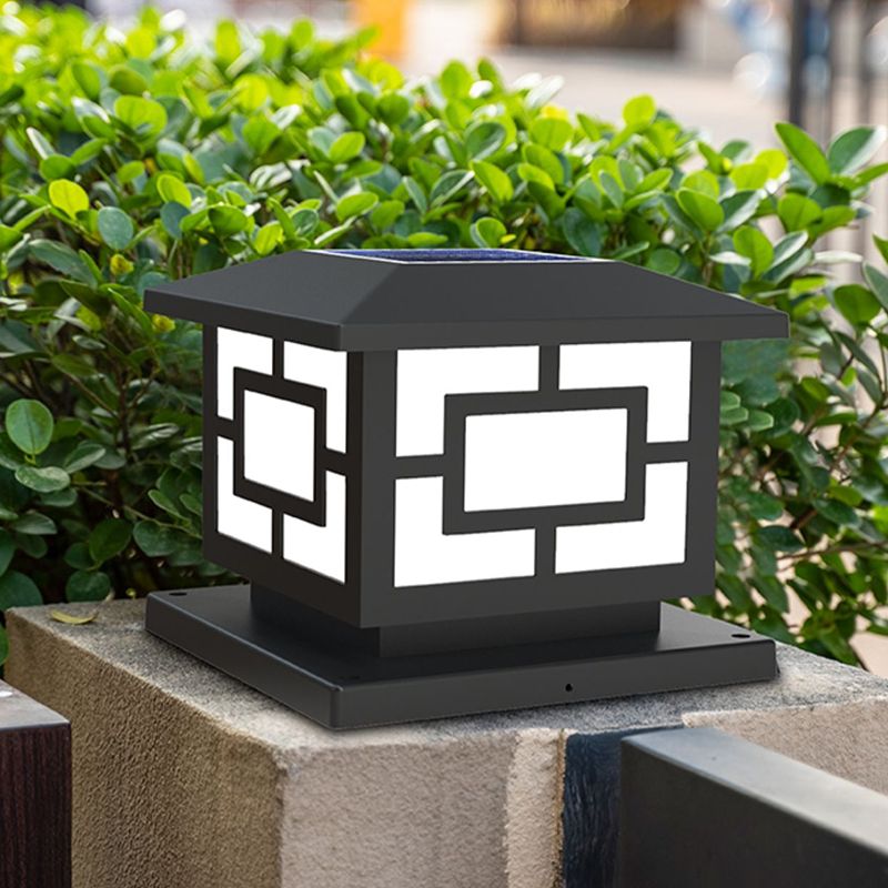 Modern Simple Plastic Outdoor Light Cube Shape Solar Energy Pillar Lamp for Courtyard