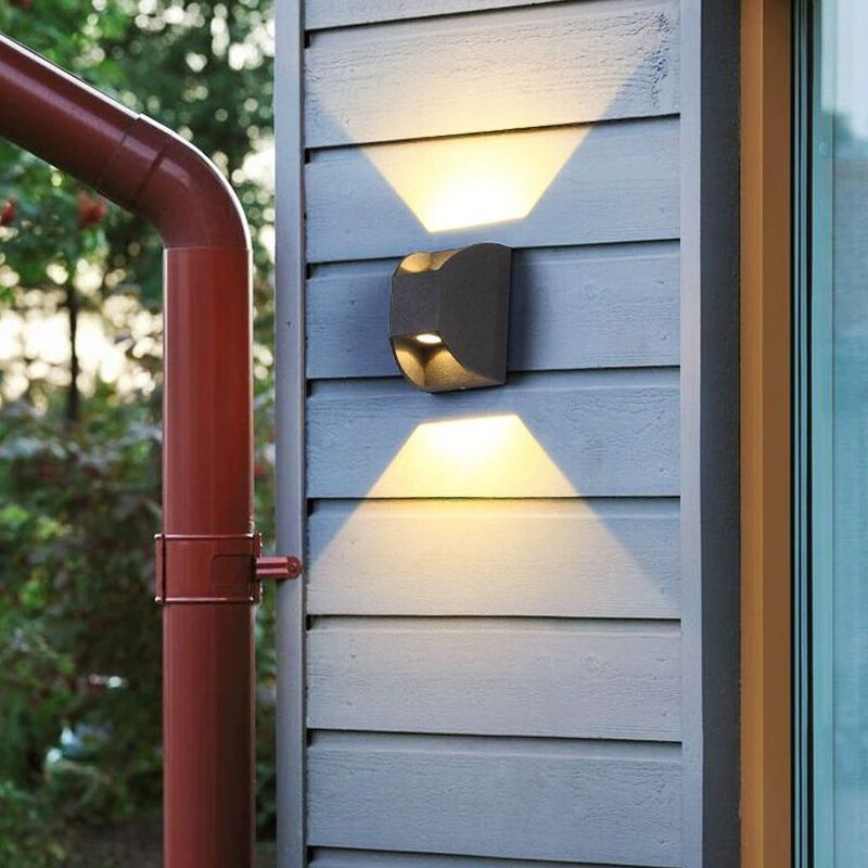 Polygon Shape Wall Light Modern Style Metal 2 Lights Sconce in Black
