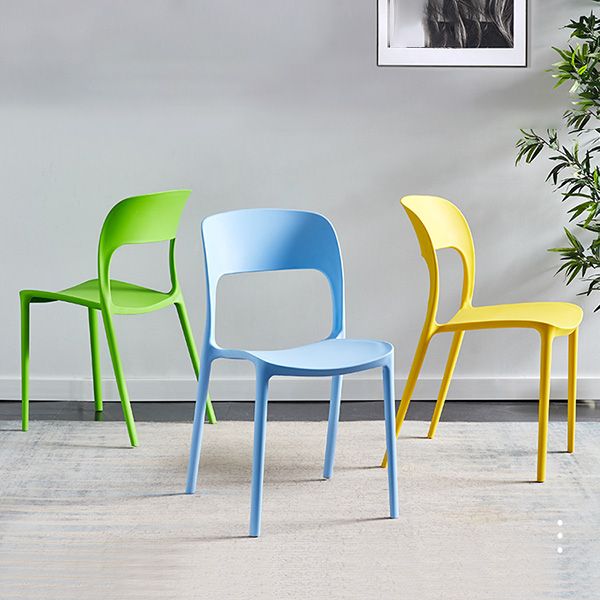 Chaises d'appoint empilables en plastique Chaise de salle à manger sans accoudoirs à dossier ouvert (Ensemble de 4)