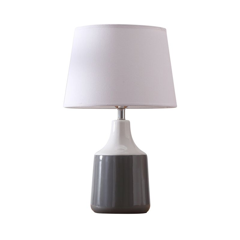Moderne taps toelopende trommeltafel Licht Keramische nachtverlichting 1-lichtsbed in bruin/wit en grijs met stofschaduw