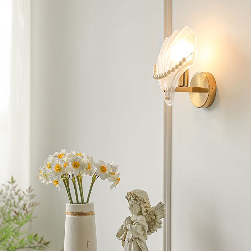 Modern Shell Wall Lamp 1-Light Wall Mount Lamp with Glass Shade for Bedroom