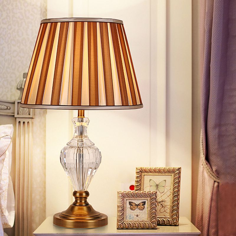 1 luce da letto leggera lampada da comodino semplice luce marrone leggera con tonalità in tessuto conico