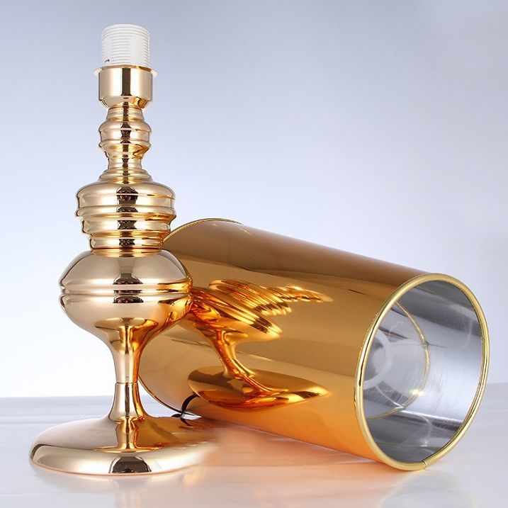 1-Light Metal Table Lamp European Style Desk Lamp for Living Room