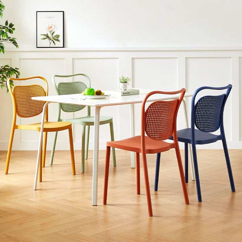 Sillas sin brazos de comedor de plástico de diseño escandinavo para el hogar, silla lateral con respaldo abierto